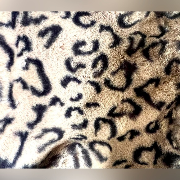 Urban Expressions Faux Fur Cheetah Print Crossbody and Top Handle Bag Tan Brown - Picture 12 of 12